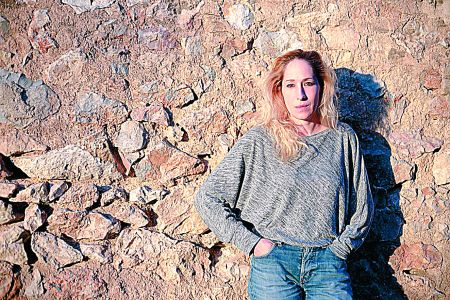 Κόρα Καρβούνη: «Ονειρεύομαι μια παράσταση χωρίς χειροκρότημα»