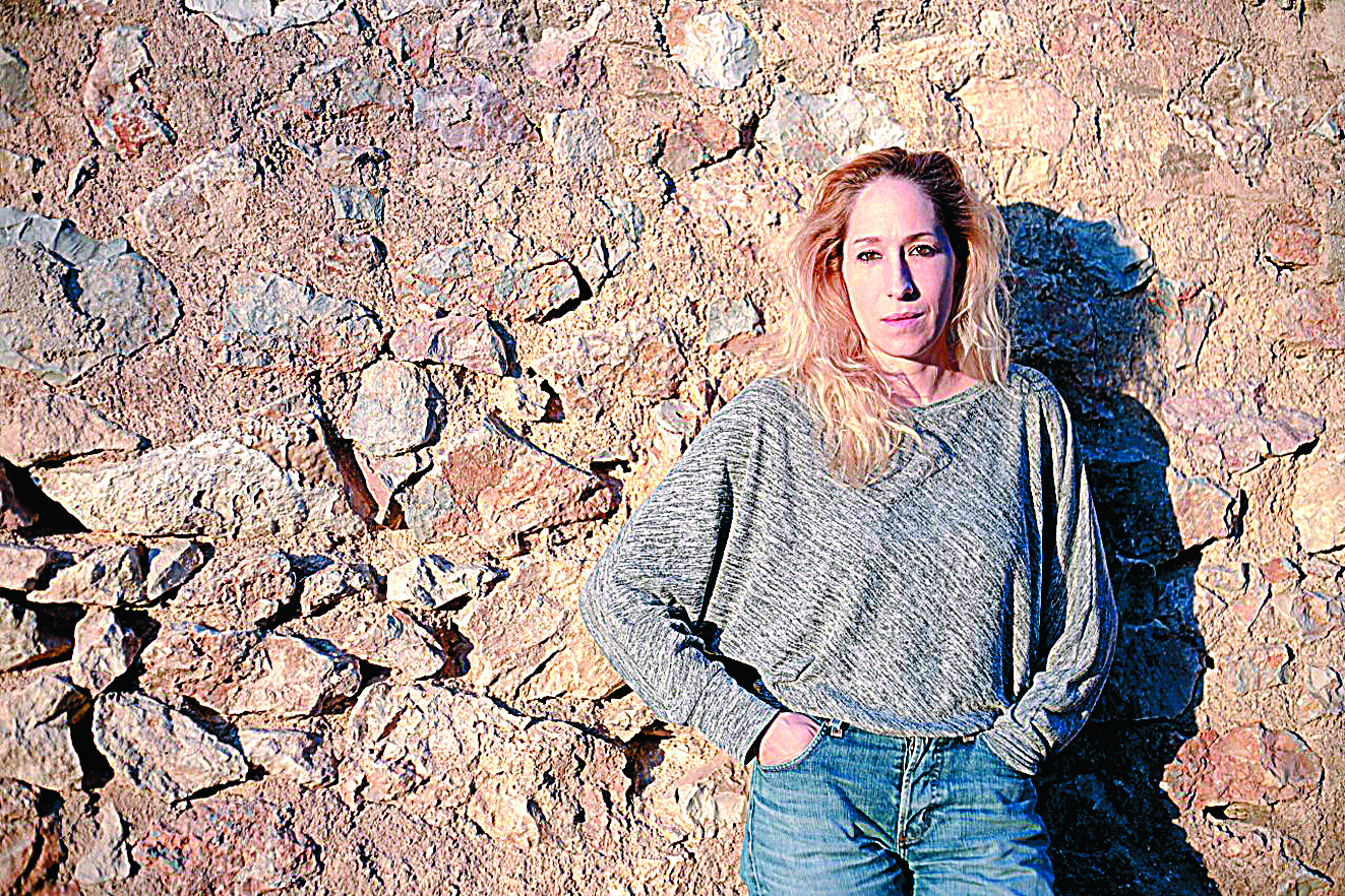 Κόρα Καρβούνη: «Ονειρεύομαι μια παράσταση χωρίς χειροκρότημα»