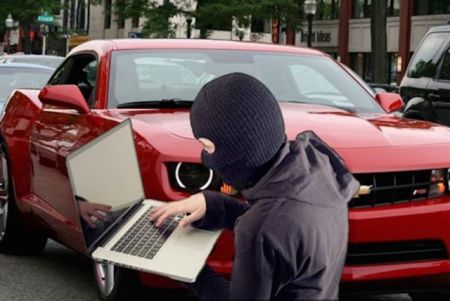 Χάκερ παίρνουν τον έλεγχο αυτοκινήτων και προκαλούν ατυχήματα