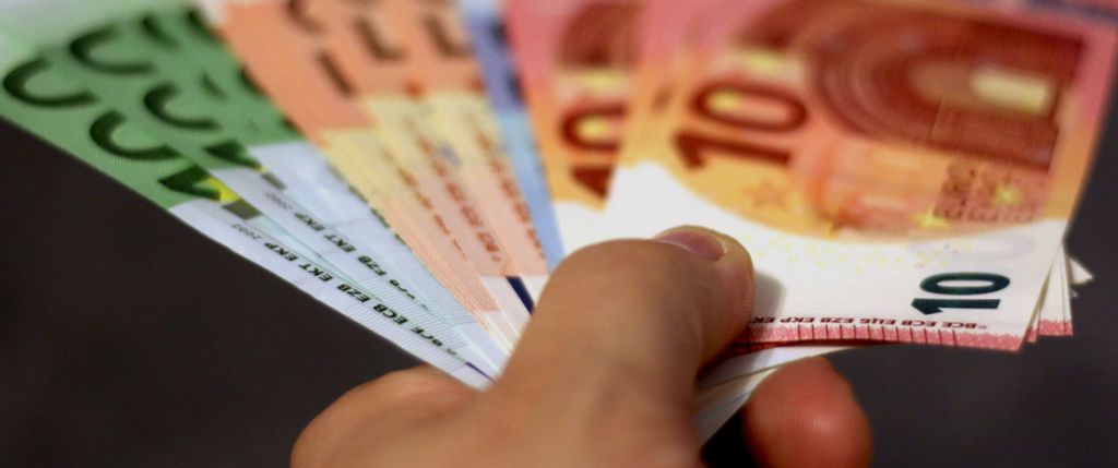 Ποιοι και πώς θα πάρουν κοινωνικό μέρισμα