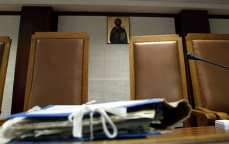 Δίωξη και για παιδική πορνογραφία στον «ανάπηρο» της Δάφνης