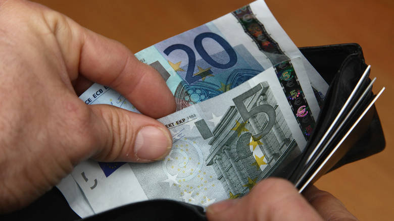 Τι πρέπει να κάνετε εάν η τράπεζα δέσμευσε το κοινωνικό μέρισμα