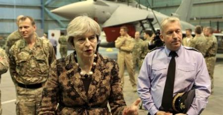 Αιφνιδιαστική επίσκεψη Μέι στην βρετανική βάση στην Κύπρο