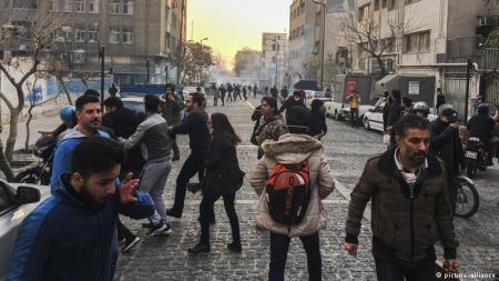 Deutshe Welle: Οι Ιρανοί θέλουν αλλαγή