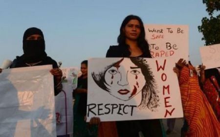 Ινδία: Σε ταπεινωτικές εξετάσεις υποβάλλονται τα θύματα βιασμού