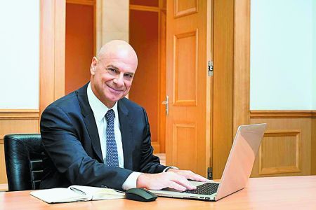 Στόχος για κέρδη €200 εκατ. από τη Eurobank… εξωτερικού