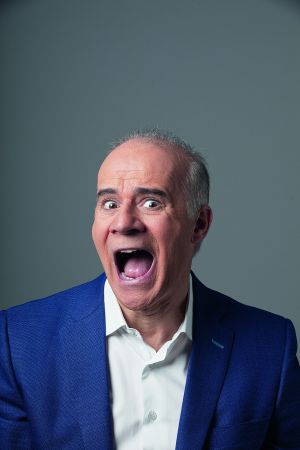 Γιώργος Μητσικώστας: «Από τη σάτιρα ενοχλούνται οι ανασφαλείς»