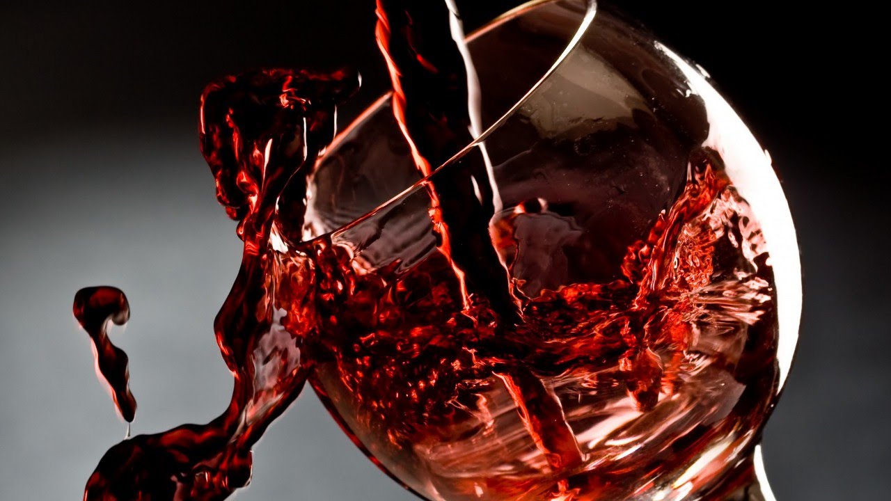 Κόκκινο κρασί εναντίον ουλίτιδας και τερηδόνας