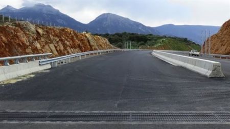 Στα €18,7 δισ. τo ανεκτέλεστο υπόλοιπο έργων υποδομών