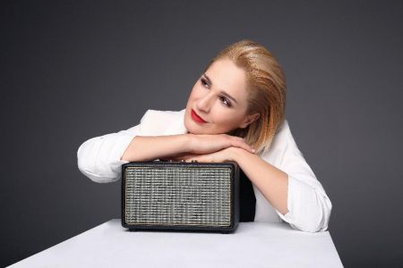 Βίκυ Καρατζόγλου: «Ολα σήμερα γίνονται βιαστικά»