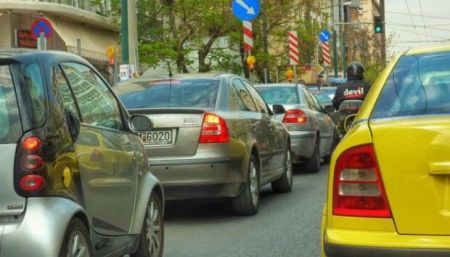 Οι αλλαγές σε ΚΟΚ, μεταχειρισμένα και ταξί στη Βουλή – Τι θα ισχύσει