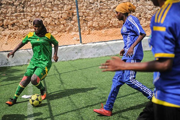 Σομαλία: Γυναίκες παίζουν ποδόσφαιρο παρά τους κινδύνους