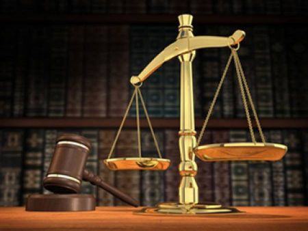 Στο πλευρό των δικαστικών επιμελητών οι συμβολαιογράφοι