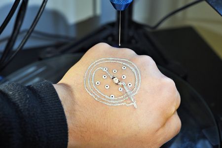 Τεχνολογία 3D εκτύπωσης με τατουάζ-αισθητήρα στο ανθρώπινο δέρμα