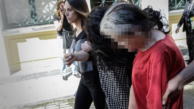 Προφυλακιστέα η 19χρονη που πέταξε το μωρό της στον κάδο απορριμμάτων