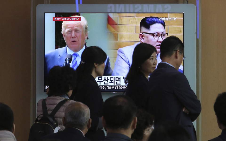 Συνεχίζουν οι προσπάθειες από ΗΠΑ – Ν.Κορέα για συνάντηση Τραμπ – Κιμ