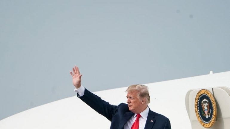 Ανεφοδιασμός στη Σούδα για τον Τραμπ ενώ θα «πετάει» για Β. Κορέα