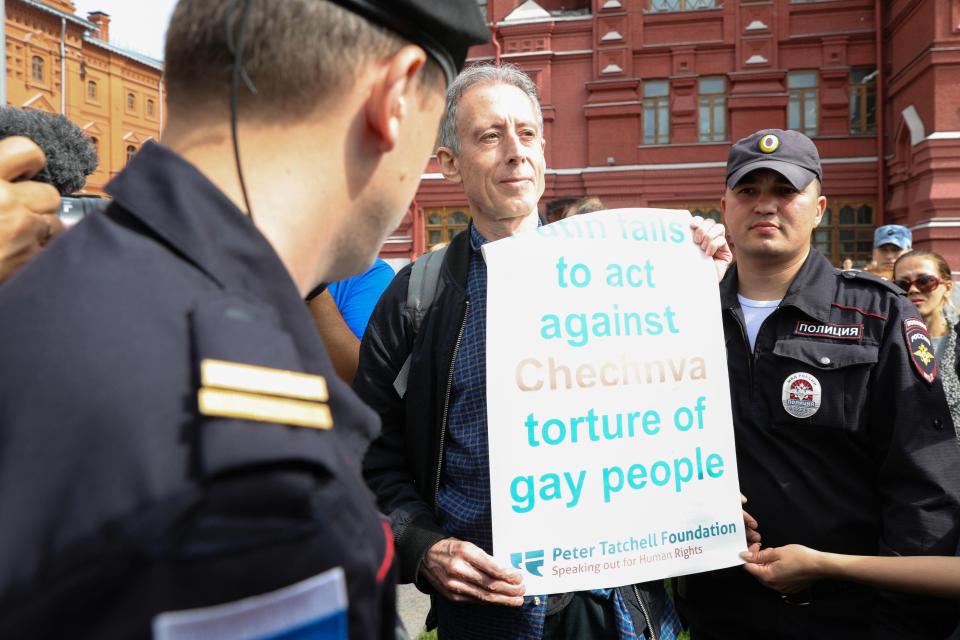 Ρωσία: Σύλληψη βρετανού ακτιβιστή που διαδήλωνε υπέρ ομοφυλόφιλων