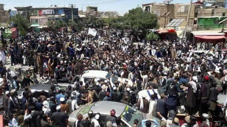 Αιματηρή έκρηξη σε παγιδευμένο αυτοκίνητο στο Αφγανιστάν