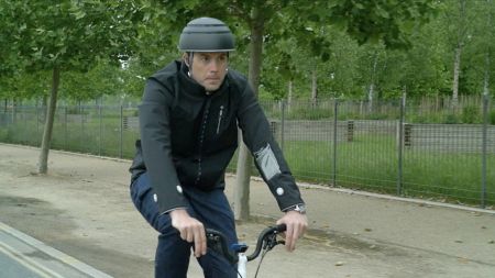 Εξυπνο μπουφάν για ποδηλάτες