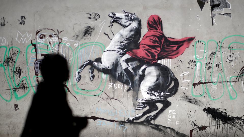 Στο Παρίσι «χτυπά» ο Banksy