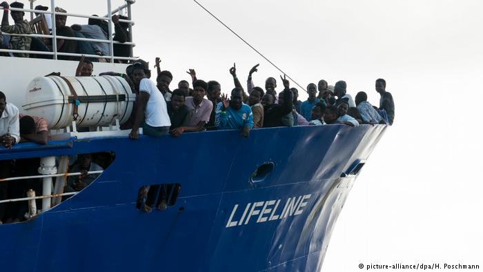 Deutsche Welle: «Οι χώρες της ΕΕ τα βάζουν με τους διασώστες»
