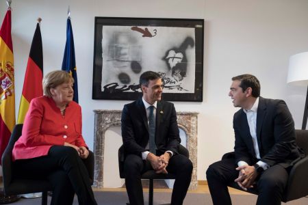 Το μήνυμα Τσίπρα για τη συνάντηση με Σάντσεθ και Μέρκελ