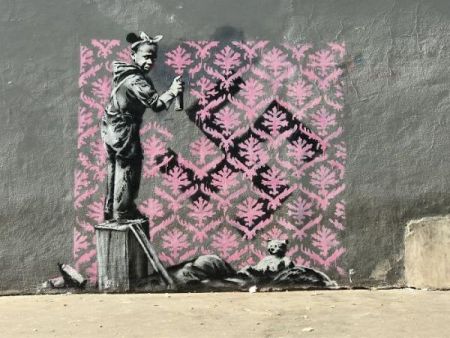 Με 6 νέα έργα ξαναχτυπά ο Bansky