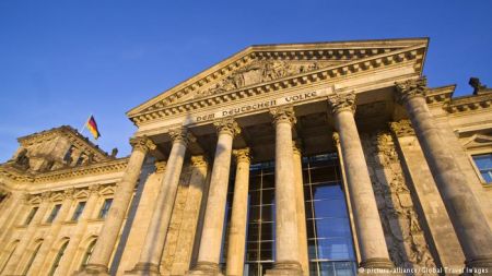 Κρίσιμη ημέρα για τη γερμανική κυβέρνηση – Αγεφύρωτες οι θέσεις ανάμεσα σε CDU-CSU στο προσφυγικό