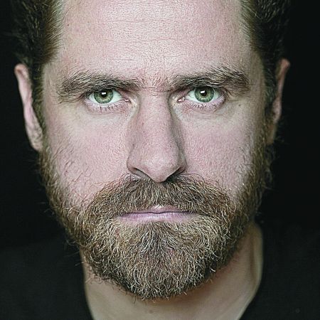 Δημήτρης Λάλος: «Αναρωτιέμαι πάντα γιατί κάνουμε θέατρο»