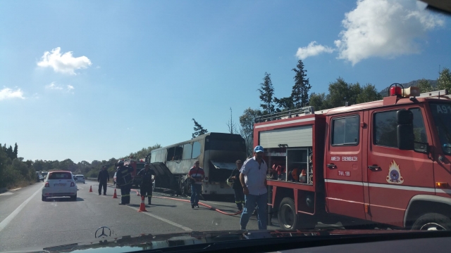 Κρήτη: Λεωφορείο παραδόθηκε στις φλόγες