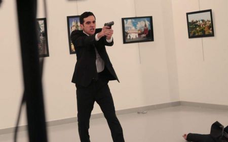 Συνελήφθη γυναίκα για εμπλοκή στη δολοφονία ρώσου πρέσβη στην Αγκυρα