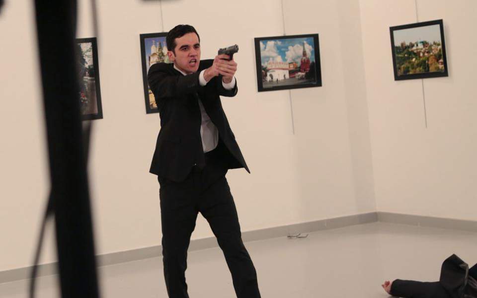Συνελήφθη γυναίκα για εμπλοκή στη δολοφονία ρώσου πρέσβη στην Αγκυρα