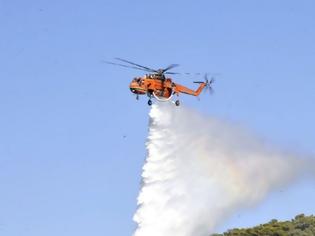 Φωτιά Μάτι : Χωρίς καύσιμα το πρώτο πυροσβεστικό ελικόπτερο που έφτασε στην περιοχή