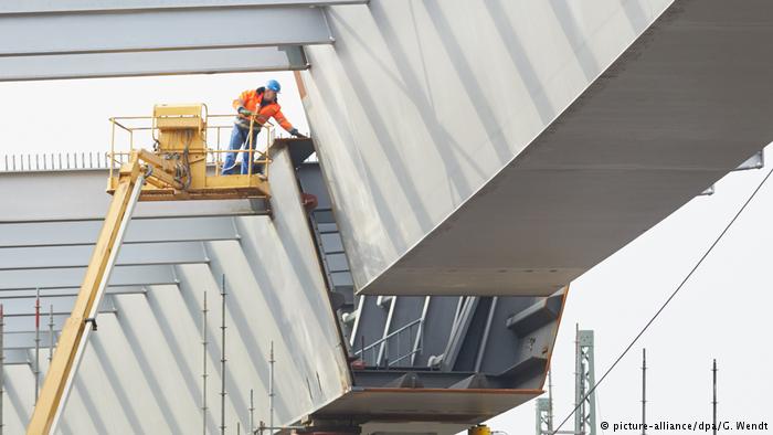 DW: Πόσο ασφαλείς είναι οι γέφυρες στη Γερμανία;