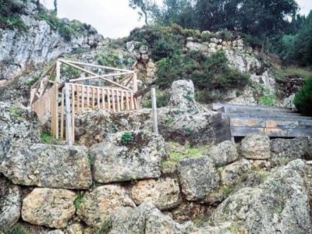 Δήμαρχος Ιθάκης :  Διαβεβαιώσεις Τσίπρα για συνέχιση ανασκαφών στο παλάτι του Οδυσσέα