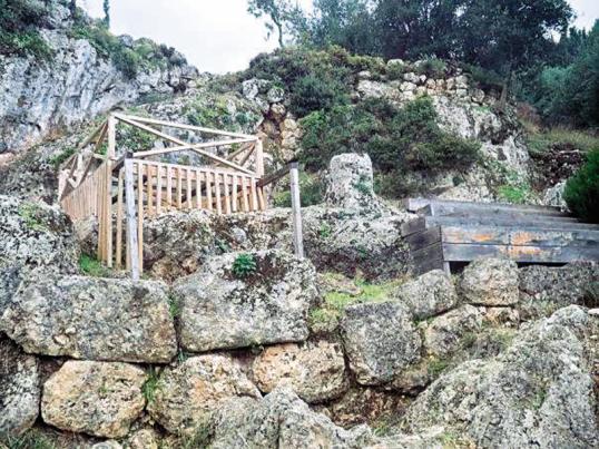 Δήμαρχος Ιθάκης :  Διαβεβαιώσεις Τσίπρα για συνέχιση ανασκαφών στο παλάτι του Οδυσσέα