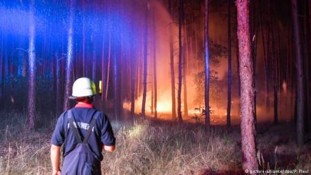 Υπό έλεγχο η μεγάλη πυρκαγιά κοντά στο Βερολίνο