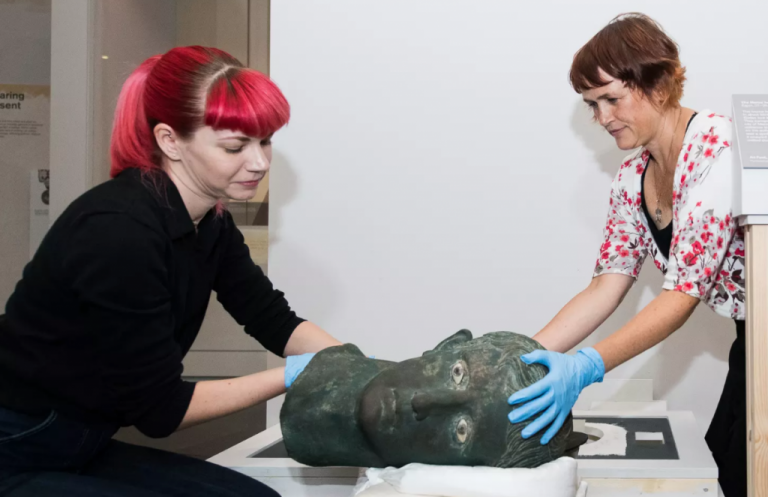 Χάλκινη κεφαλή του Αυγούστου έρχεται στο φως μετά από 108 χρόνια