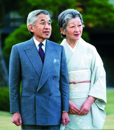 Σκιές στον θρόνο των χρυσάνθεμων