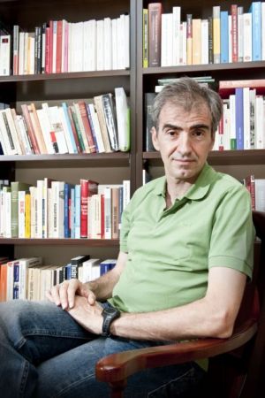 Νεαροί επιτέθηκαν στον καθηγητή Νίκο Μαραντζίδη