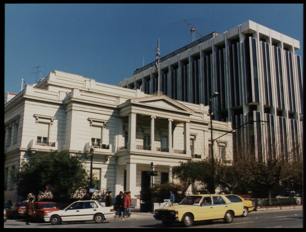Παραιτήσεις στο ΥΠΕΞ με αφορμή την περίπτωση της πρέσβεώς μας στην ΕΕ