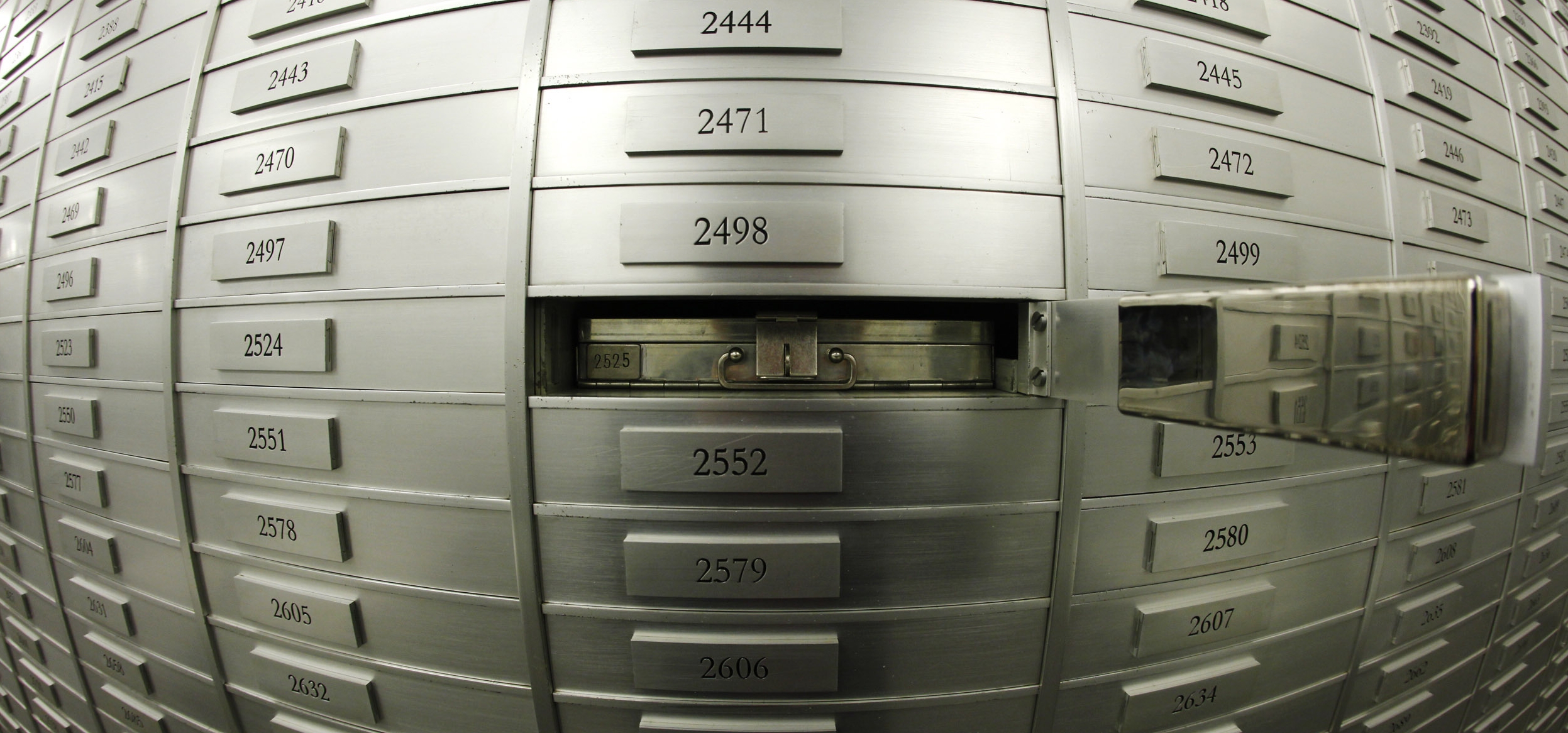 Σε 104,7 δισ. ευρώ ανέρχονται οι εγγυημένες καταθεσεις στις τράπεζες