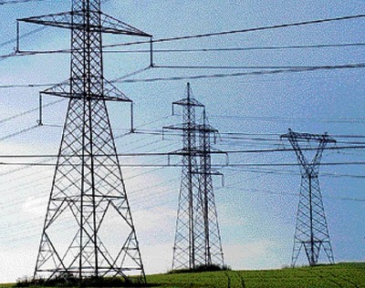 Κατέρρευσαν δυο πύργοι της ΔΕΗ στη Χαλκίδα