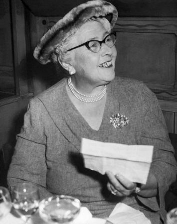 H Αγκαθα Κρίστι ζει