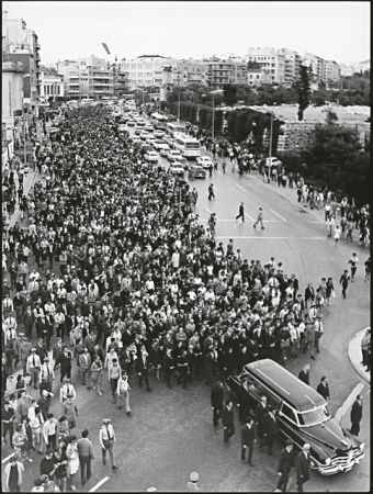 Η πάνδημη κηδεία του μια κραυγή για ελευθερία-δικαιοσύνη