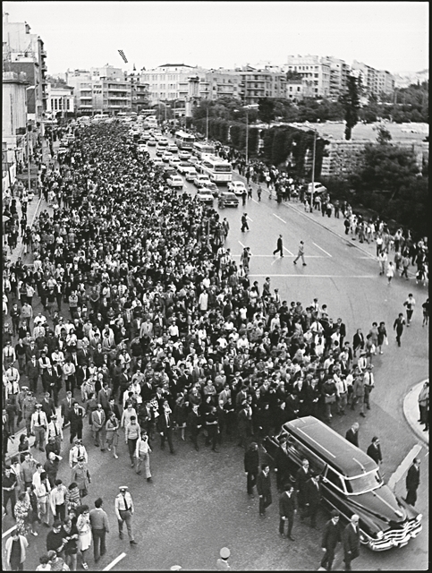 Η πάνδημη κηδεία του μια κραυγή για ελευθερία-δικαιοσύνη