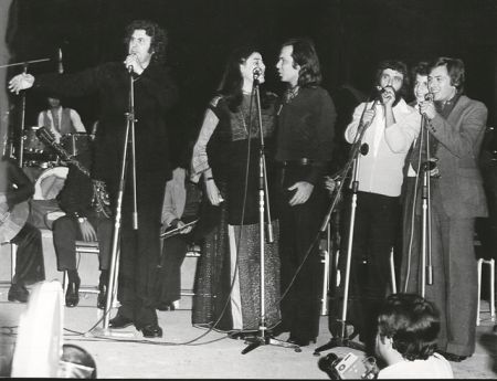 «Αποφασίζομεν και διατάσσομεν» μετά μουσικής