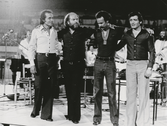 Γιάννης Μαρκόπουλος: Παραπονεμένα λόγια – μαλαματένια τραγούδια