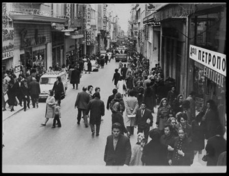 Βαγγέλης Χατζηβασιλείου: «Η λογοτεχνία κατέγραψε τα κακώς κείμενα προ της κρίσης»